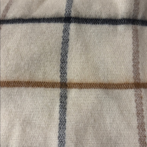Plaid Cream and Brown Blanket Scarf from Zara - Picture 4 of 4